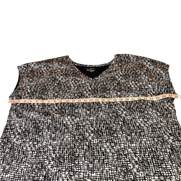 Lane Bryant Black White Pullover Printed Silky Front with Solid Knit Back - Picture 7 of 7